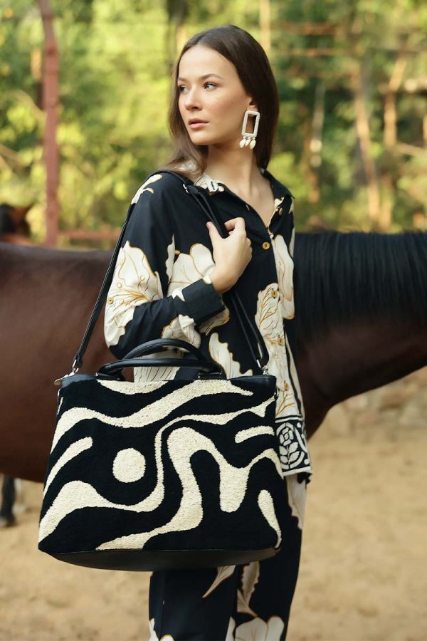 The Soho Inked Tufted Tote - Image 6